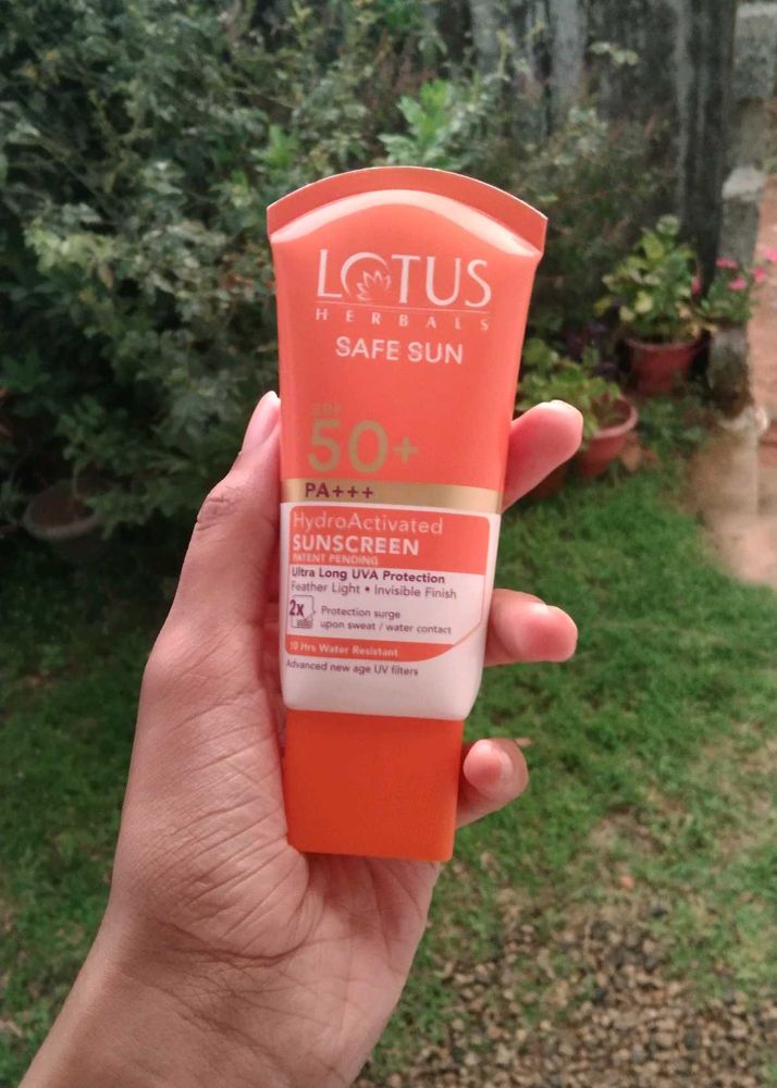 Lotus Herbals Safe Sun SPF 50+