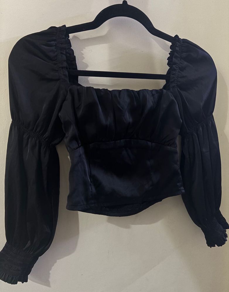 H&amp;M Black Puff Sleeve Crop Top