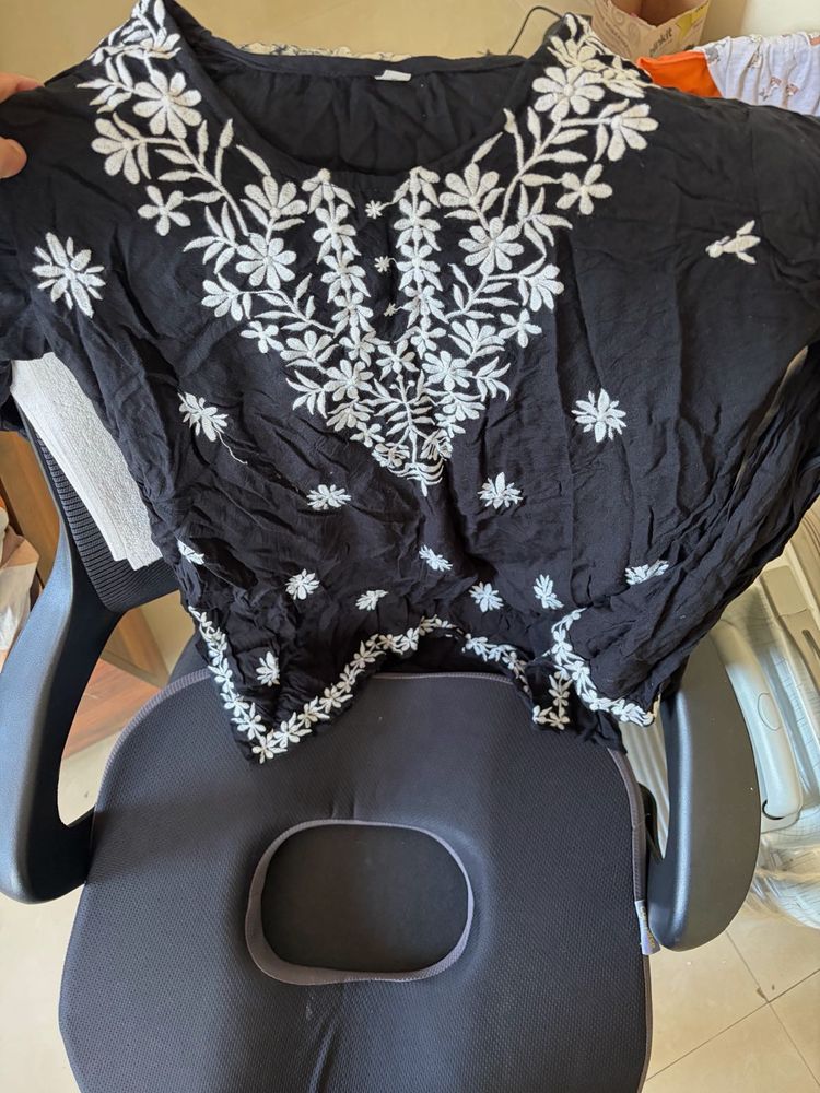 Black Embroidered Kurta