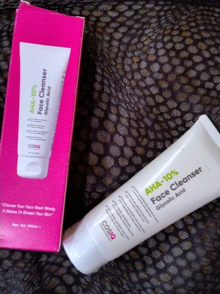 COSRX AHA-10% Face Cleanser