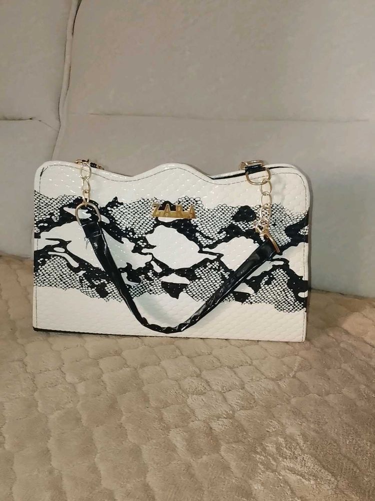 Chic Snakeskin Print Handbag