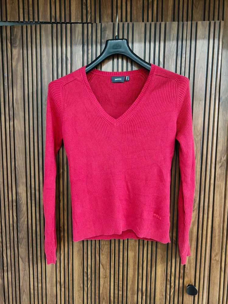 hot red sweater