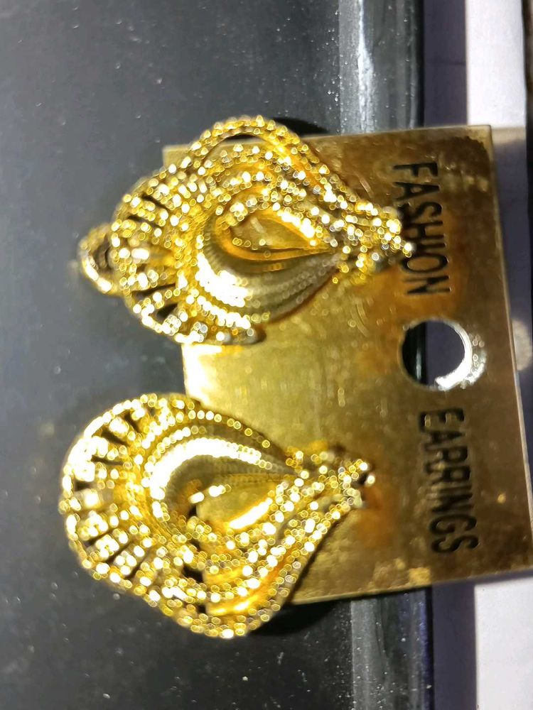 Elegant Gold Tone Earrings