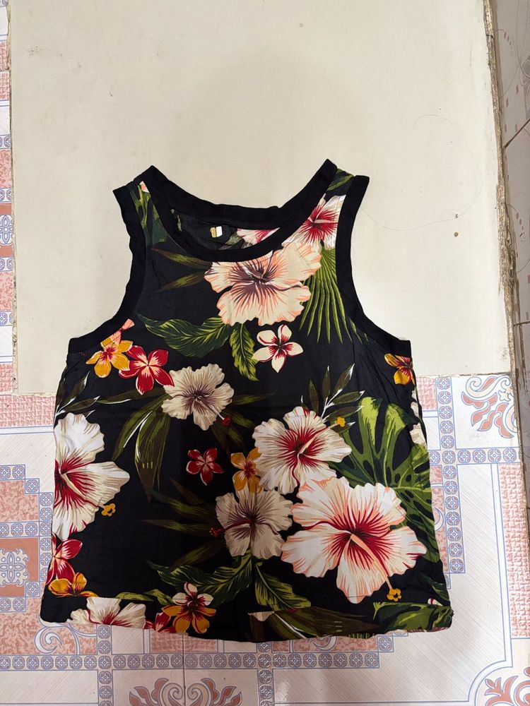 Floral Tank Top 🎀