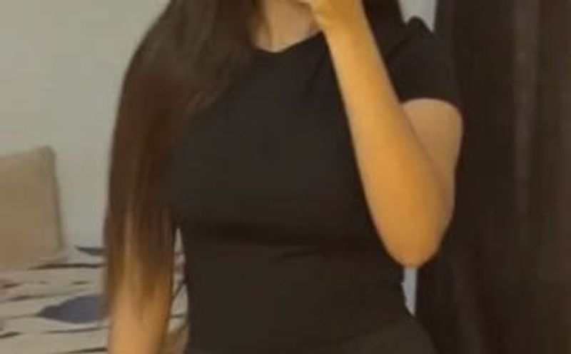 original h&amp;m Classic fitted black tee