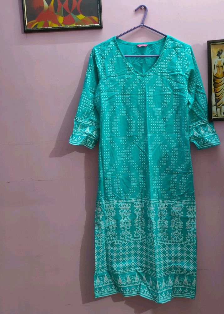 V Neck Printed Kurti With Pocket