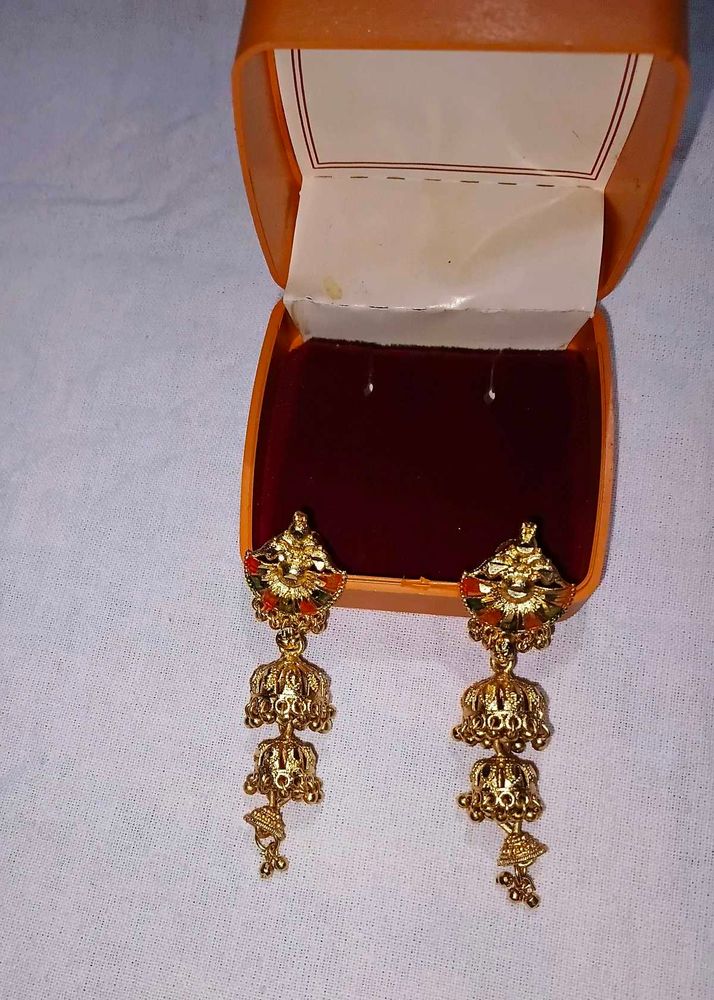 Elegant Gold Jhumka Earrings