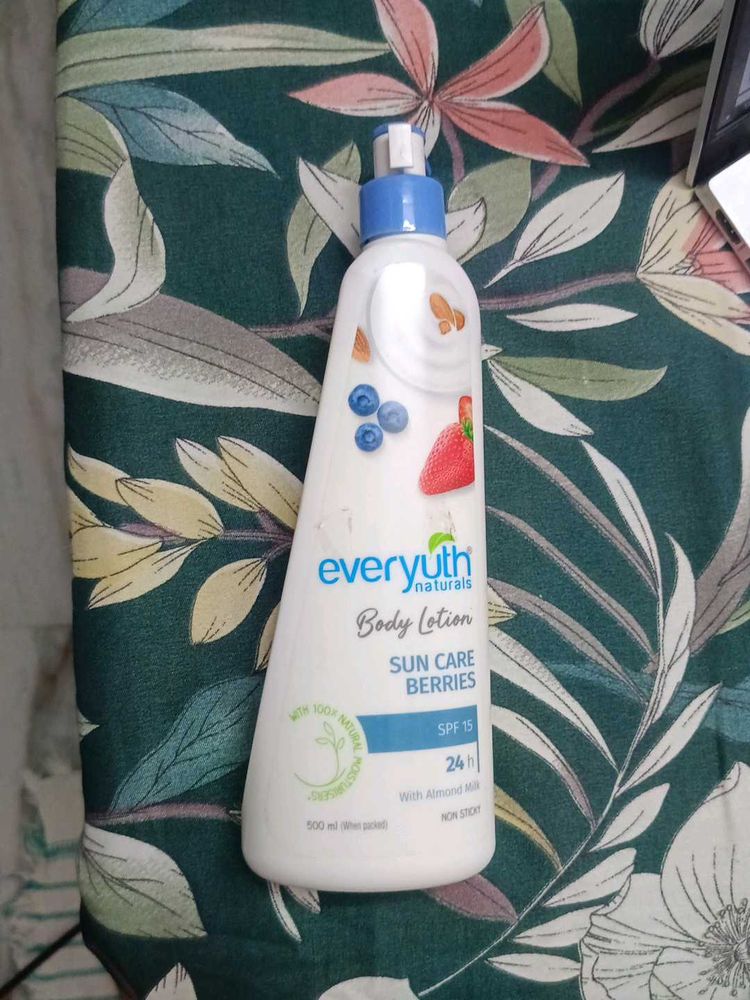 Everyuth Naturals Sun Care Berries Body Lotion