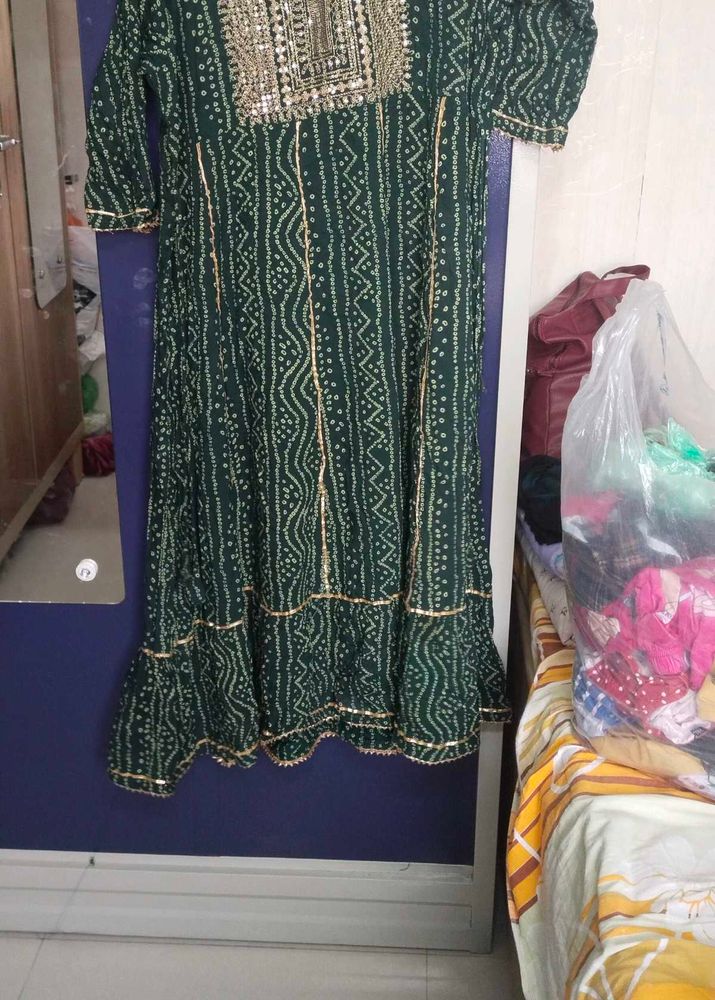 Elegant Green Kurta Set with Embellishments