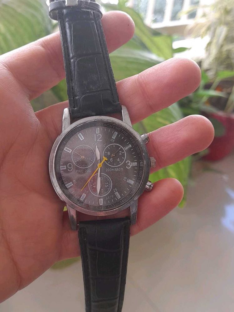 Elegant Chronos Watch