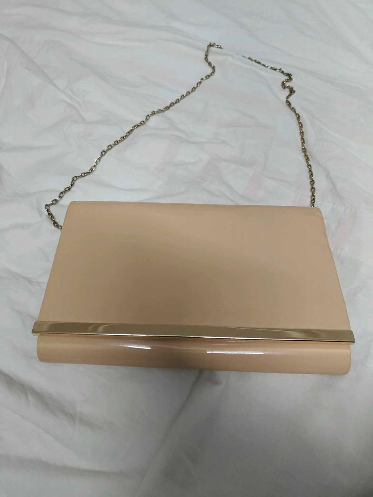 Elegant Clutch with Chain