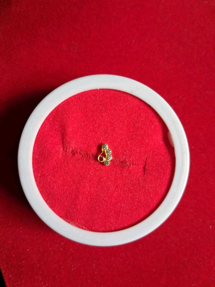 Elegant Gold &amp; Diamond Nose Pin