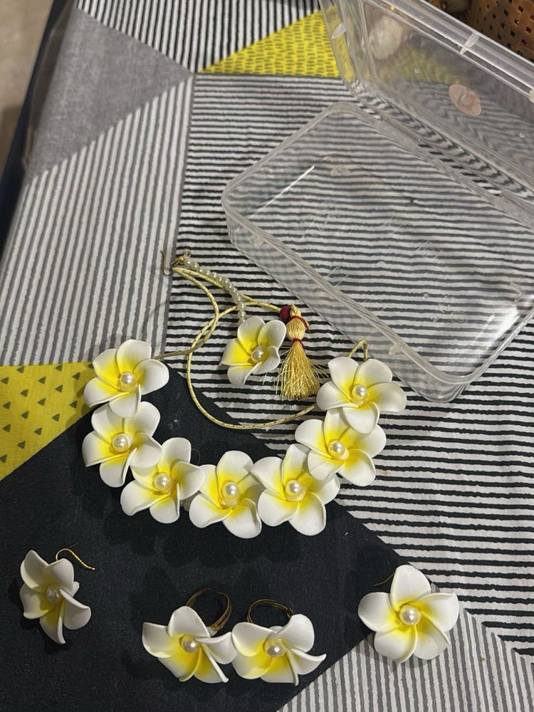 Floral Jewellery Set