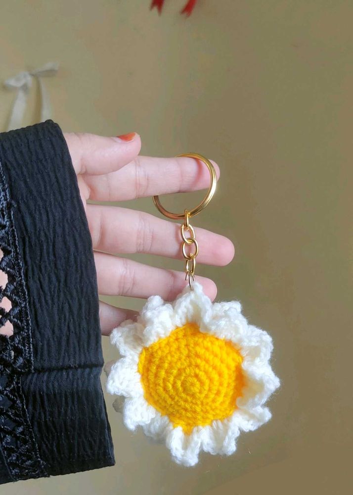 Handmade Crochet Daisy Keychain 🌼🧶
