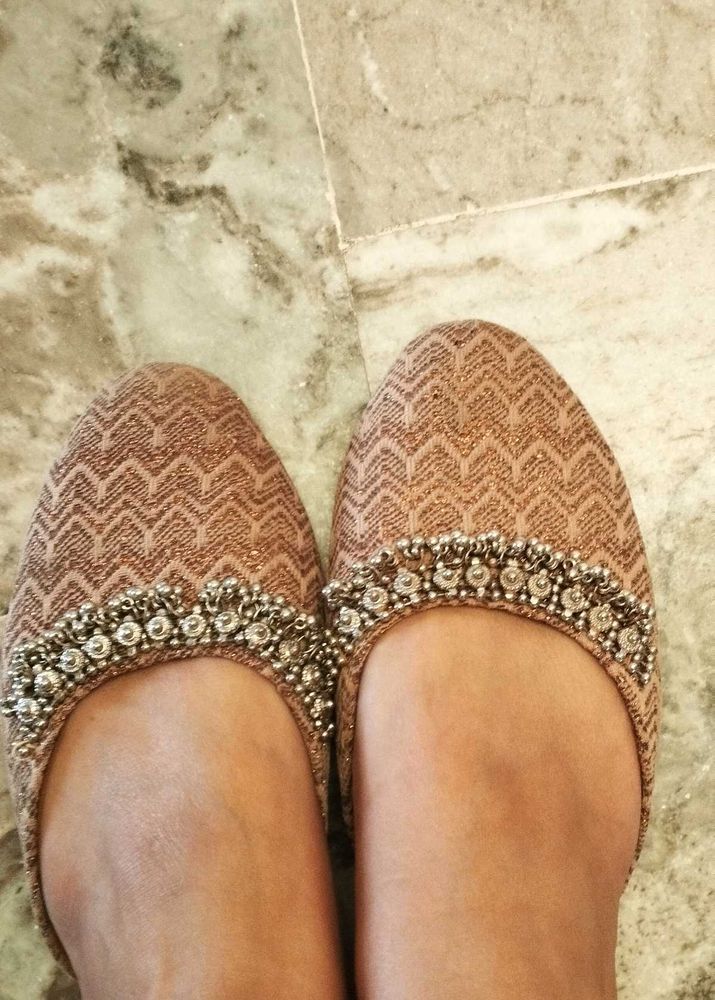 Embellished Ethnic Juttis