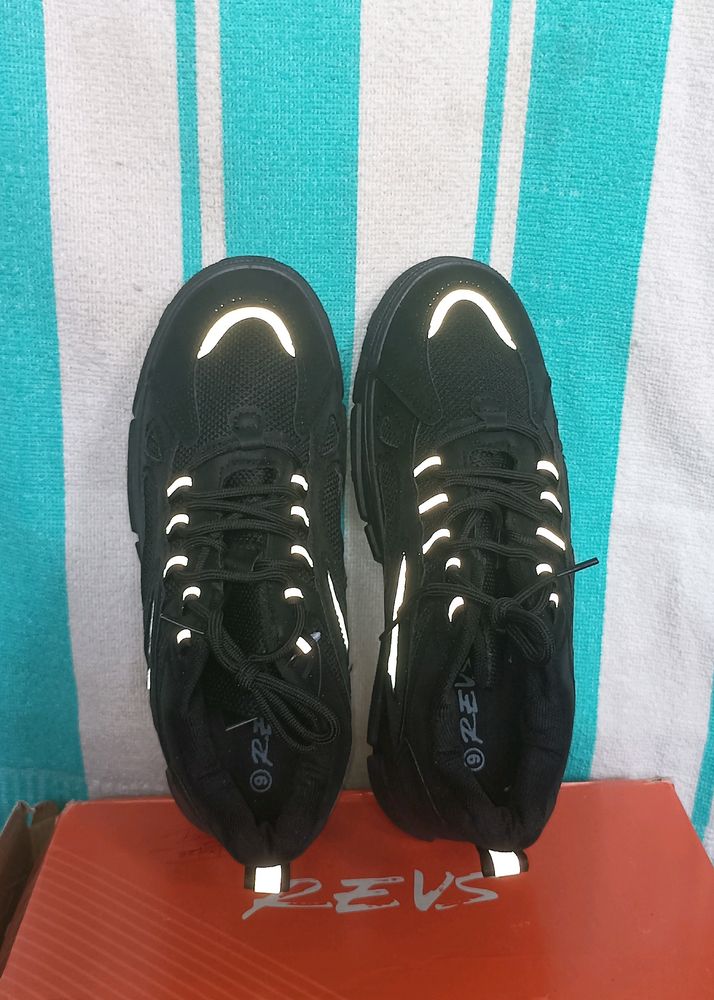 ₹₹30 Discout 🎁🎁Revs Full Black SNEAKERS