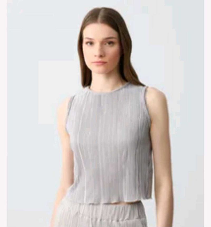 Pleated Sleeveless Crop Top