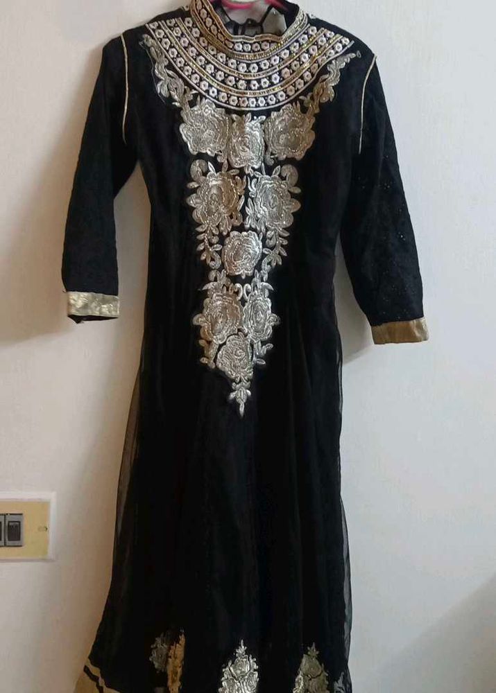 Elegant Black &amp; Silver Embroidered Kurti