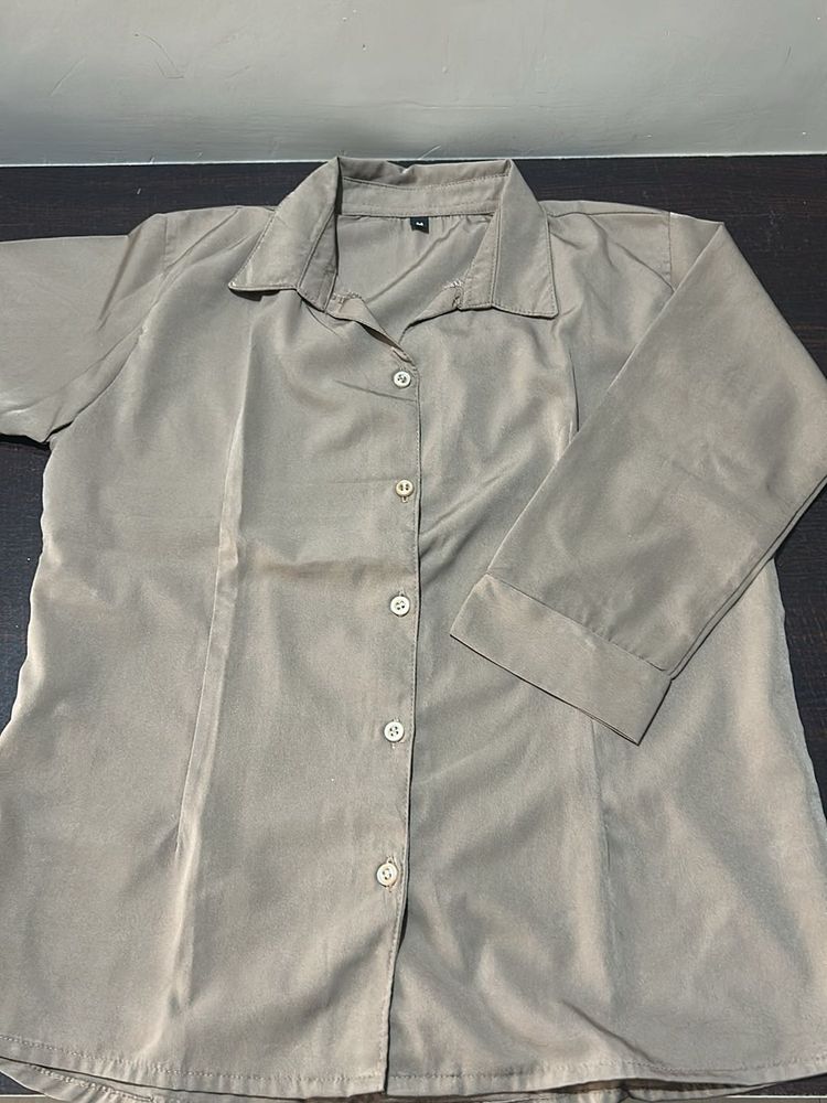 Elegant Button-Down Shirt