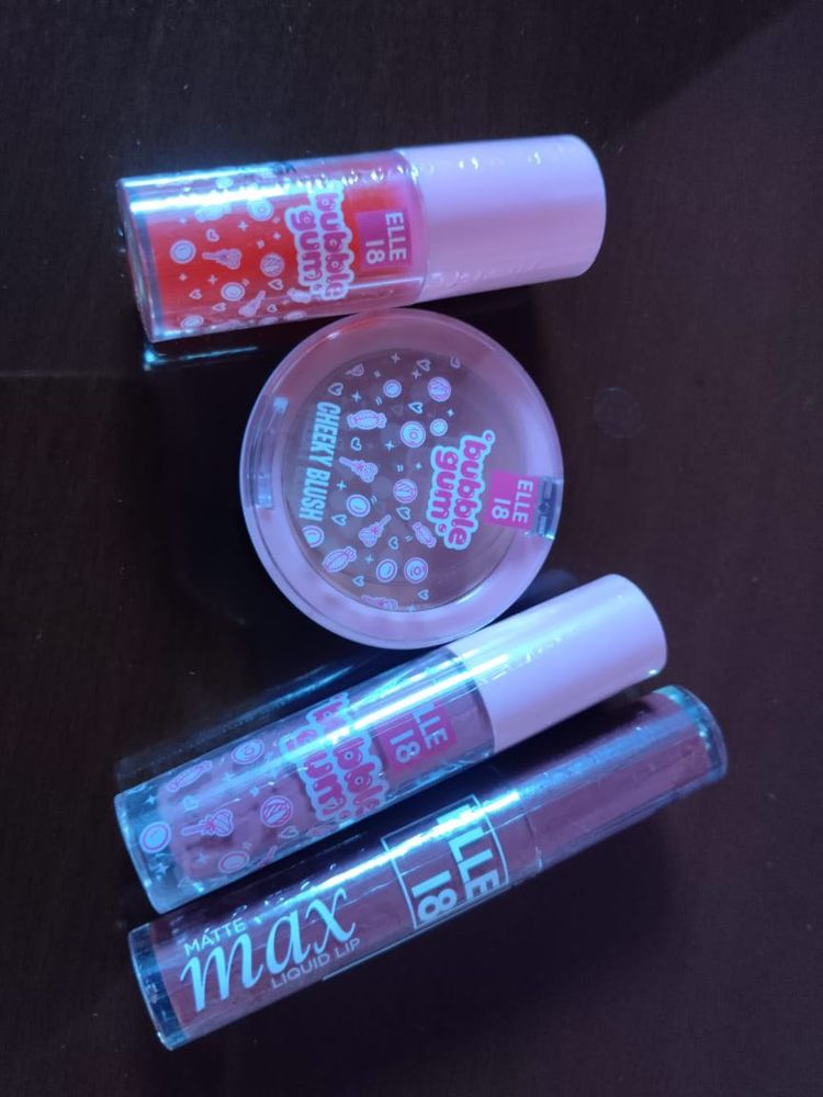 Elle 18 Cosmetic Bundle