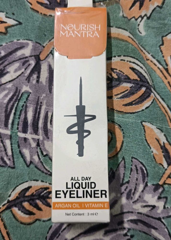 Nourish Mantra All Day Liquid Eyeliner