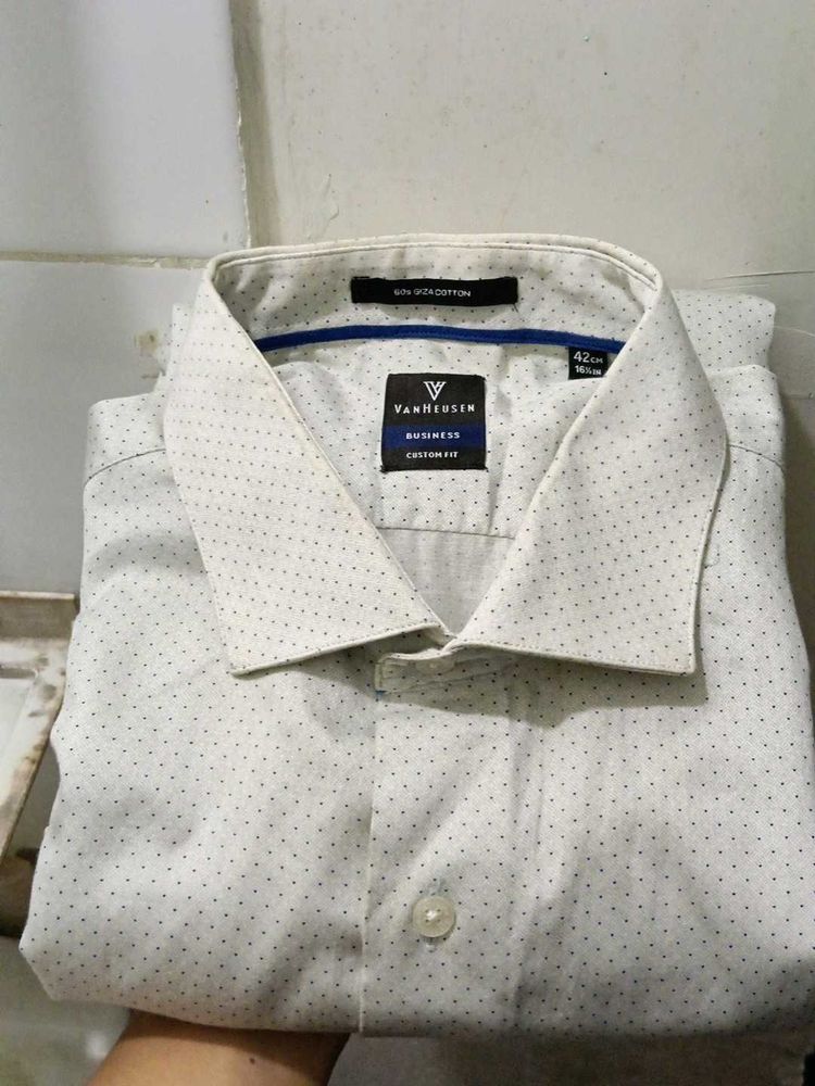 Van Heusen Men's Custom Fit Shirt
