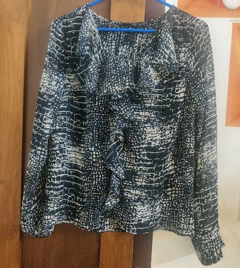 WOMEN'S PRINTED RUFFLE TOP
