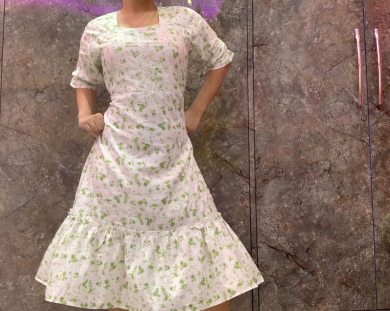 green dress