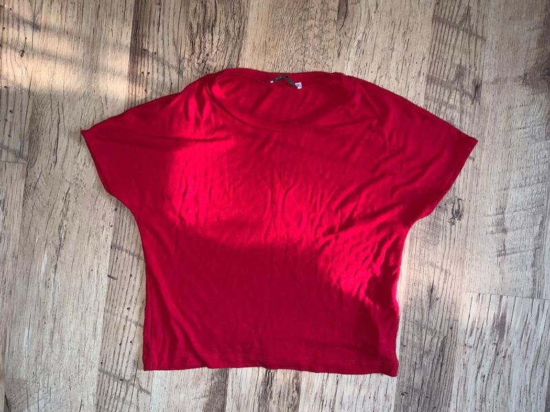 Vibrant Red Casual Crop Top