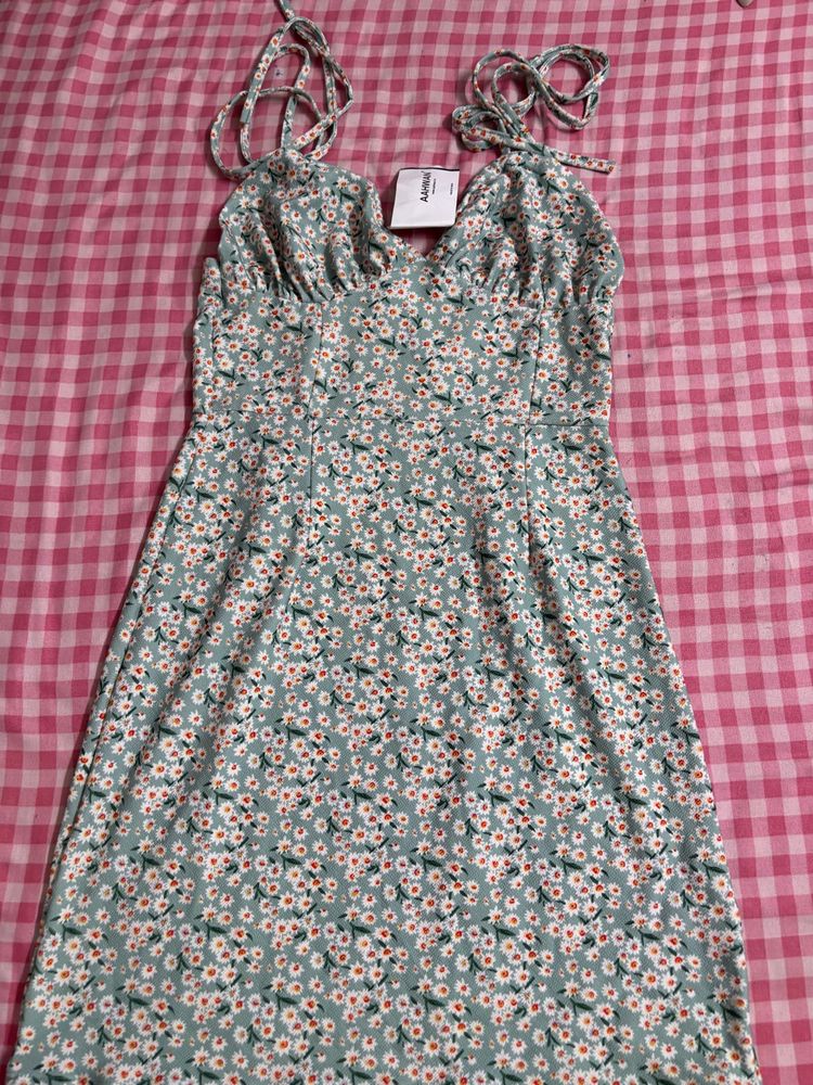 Cute Floral Print Midi dress 👗🎀