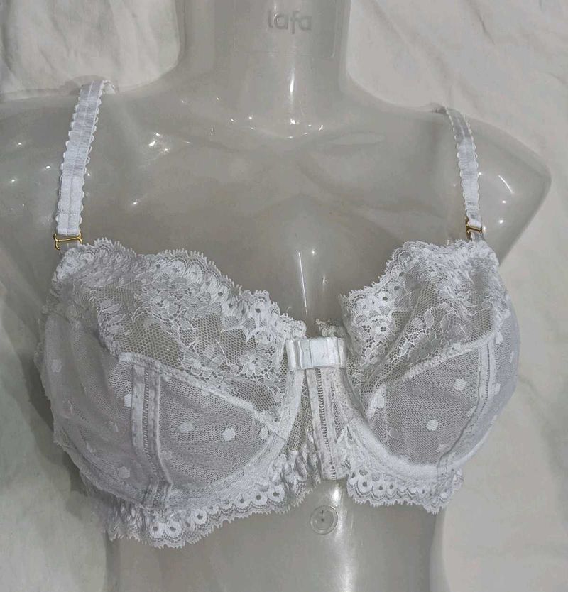 🪔 Elegant White Lace Bra