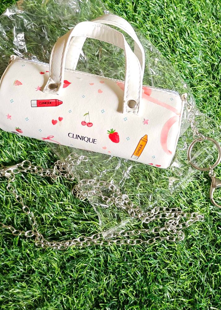 Clinique mini duffle bag with Chain