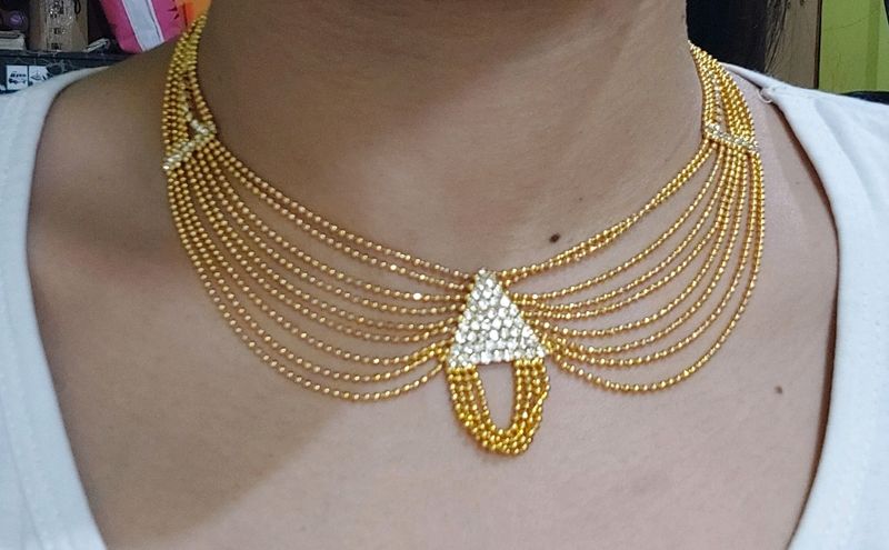 Golden Nacklace For Girls Or Women