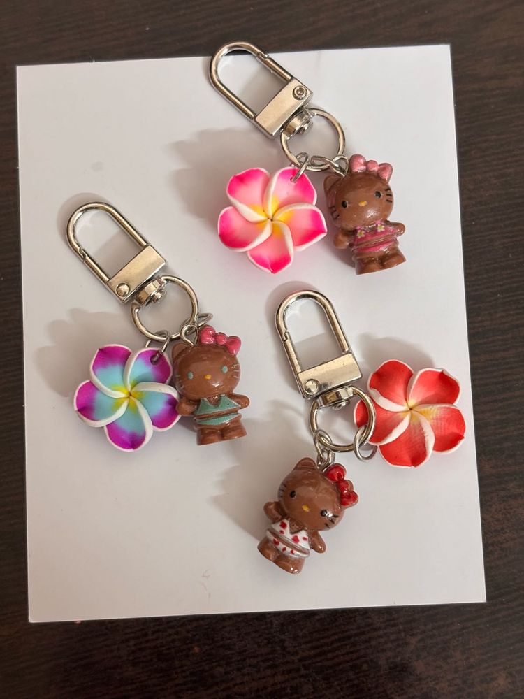 [3] Cute Hello Kitty Flower Keycharms