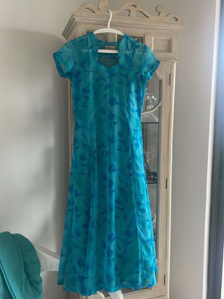Stunning Kurta churidar, Small