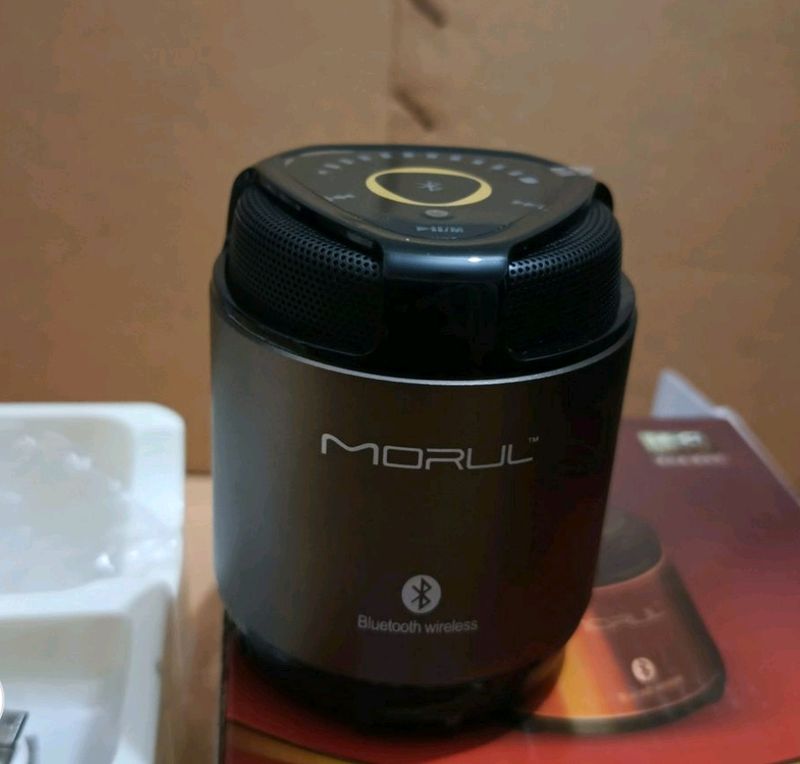 Metal Bluetooth Speaker with Touch Controlls