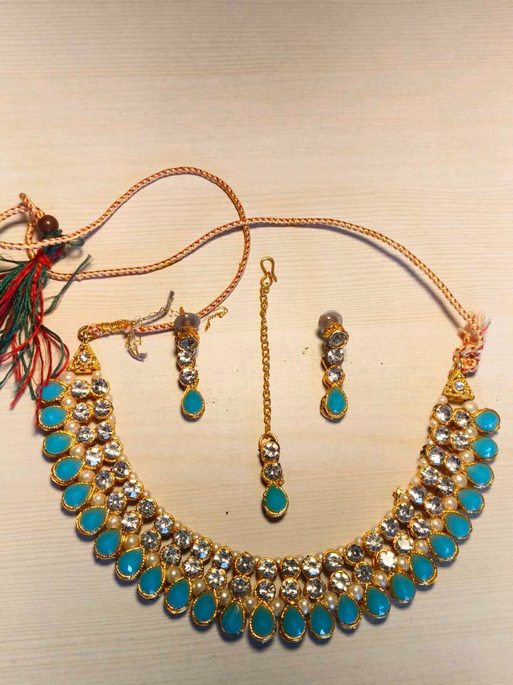 Choker Necklace with Turquoise and Crystals