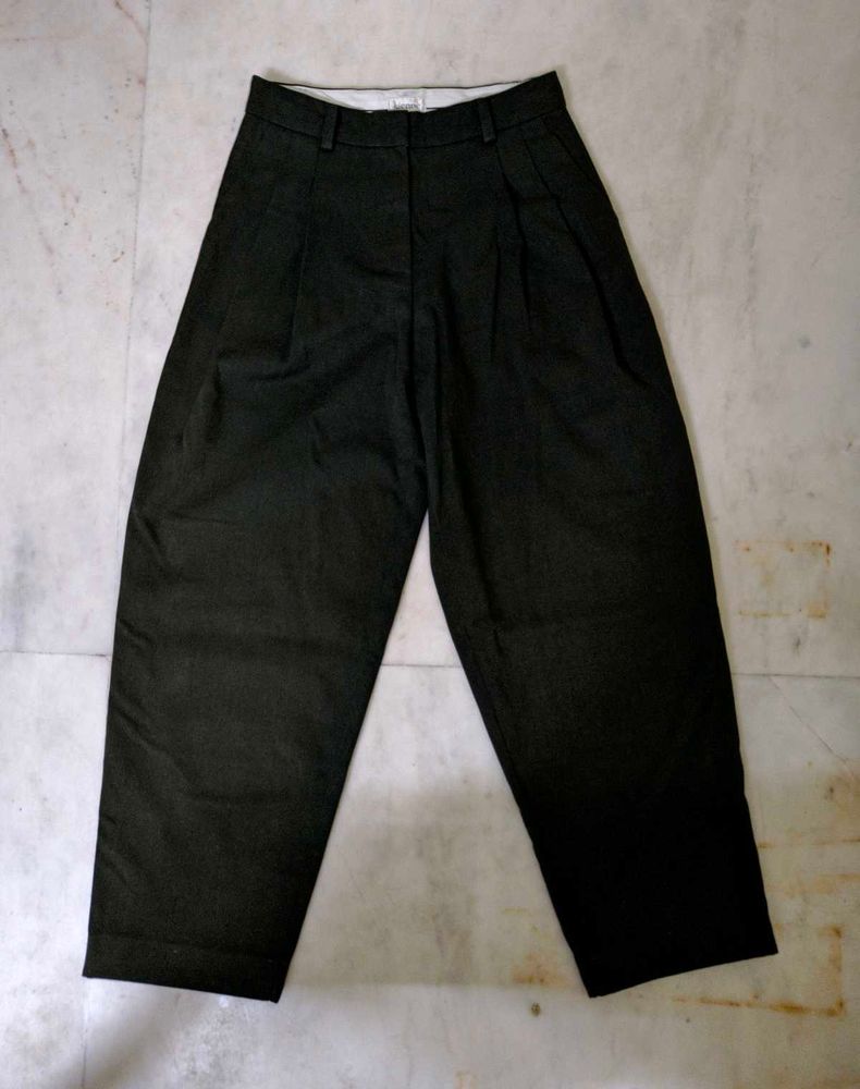 Sienne Forget Green Heavy Barrel Legged Slacks