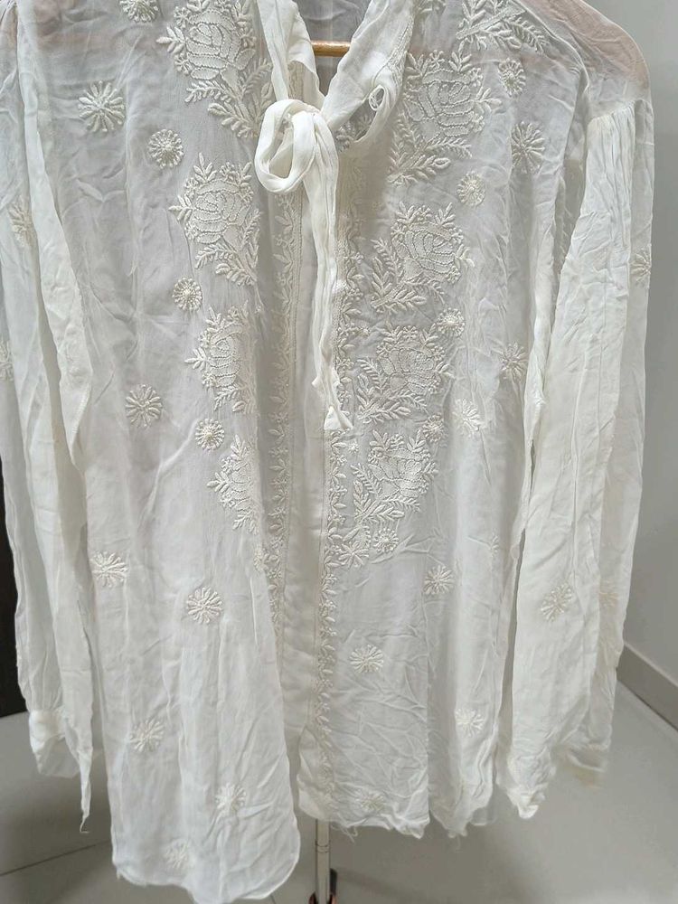 Elegant White Chikankari Kurta