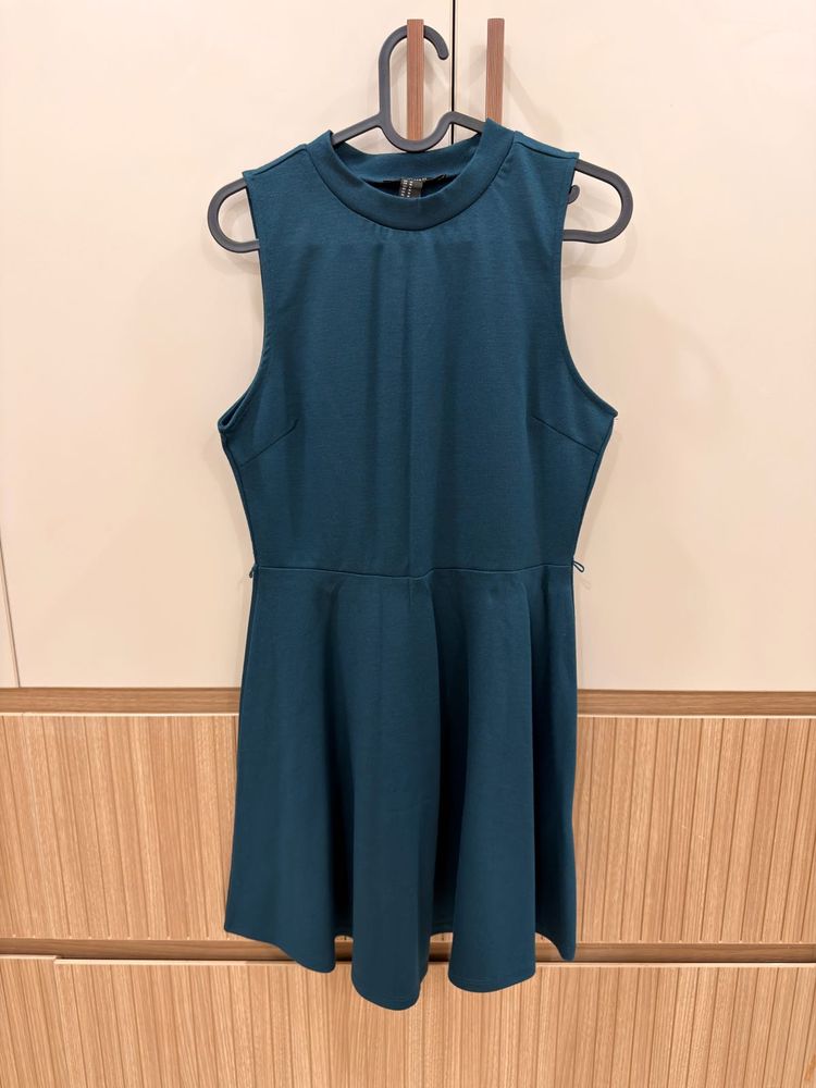 Forever21 Sleeveless Flare Dress