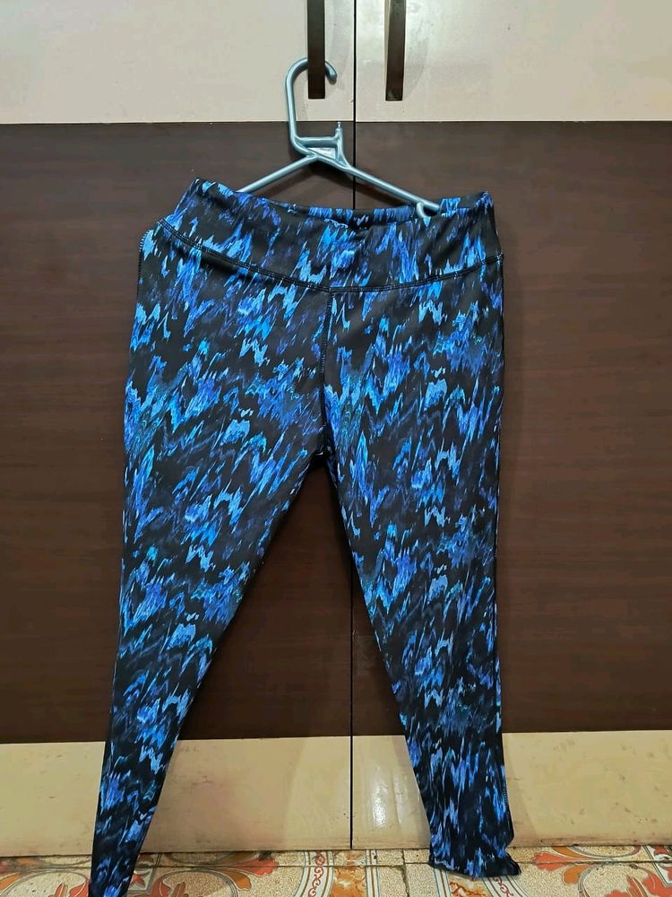 Women's Gym/ Yoga Leggings!! 💙