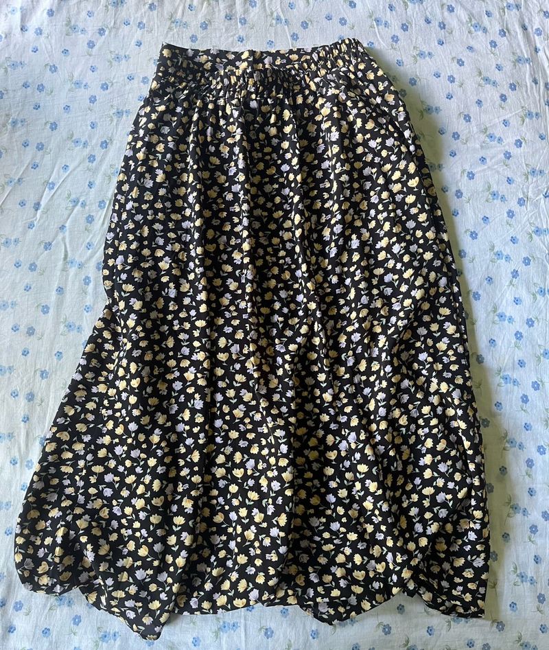 🌸 Floral Midi Skirt