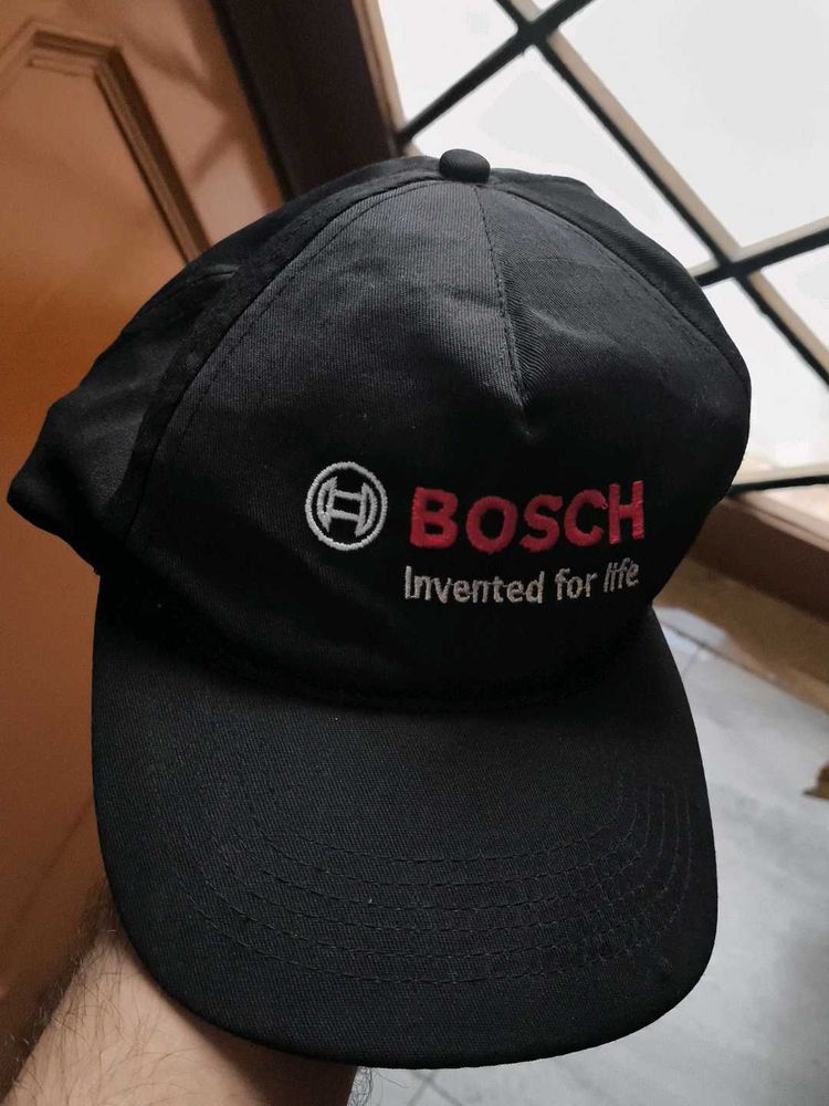 Bosch Black Cap - little bit Torn from side not us