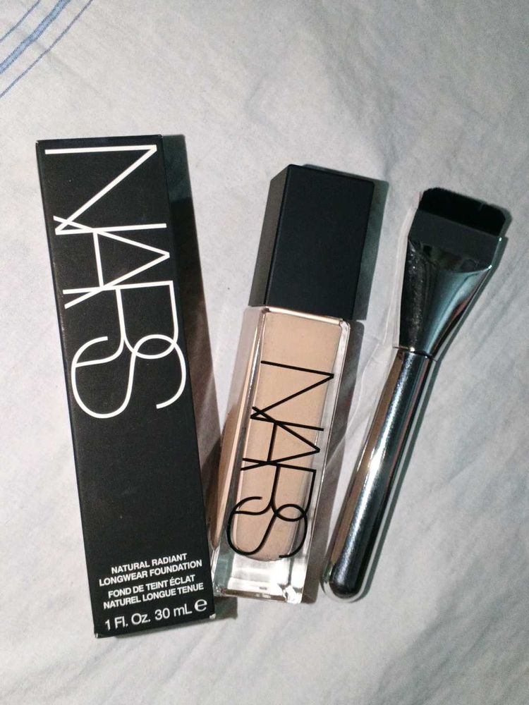 NARS Foundation &amp; Brush Set