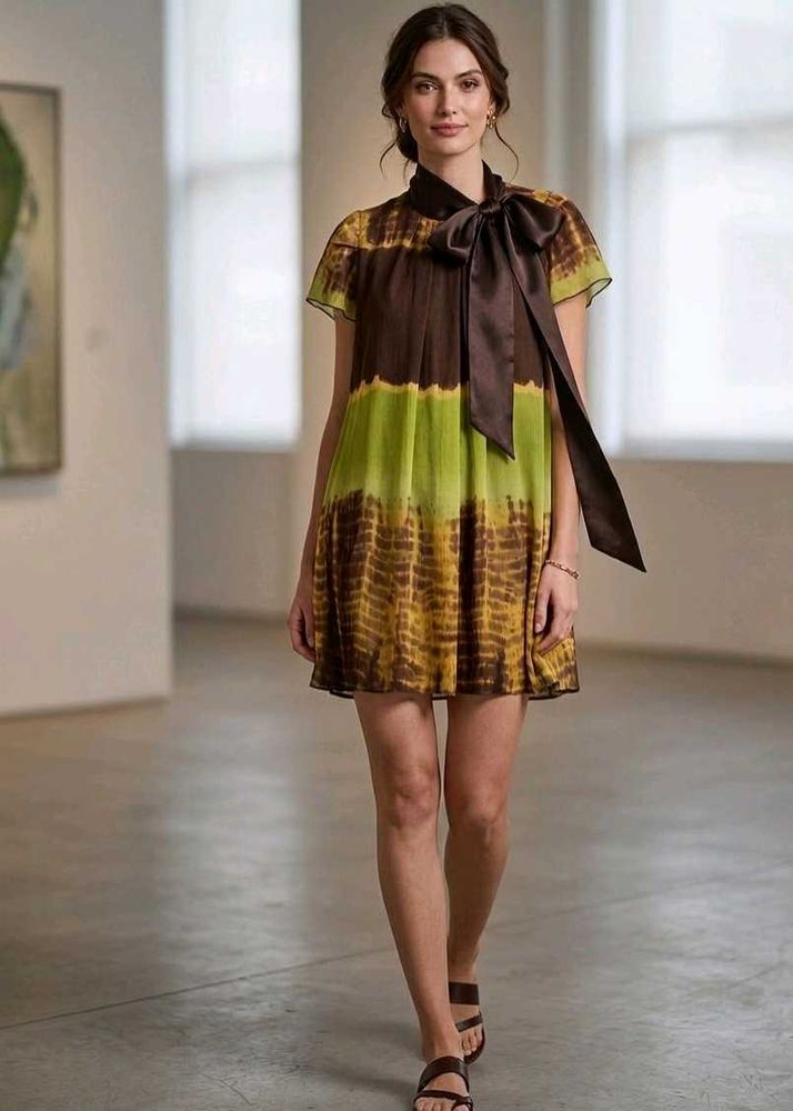 Chic Tie-Dye Mini Dress with Statement Bow