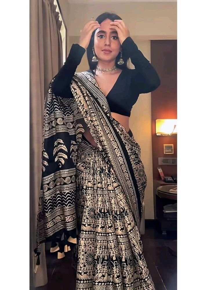 Elegant Black &amp; Beige Saree