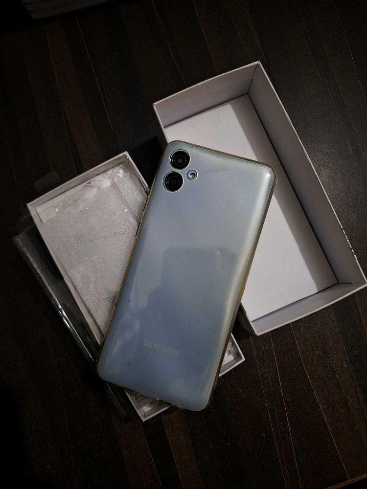 Samsung A04e💙 Smartphone