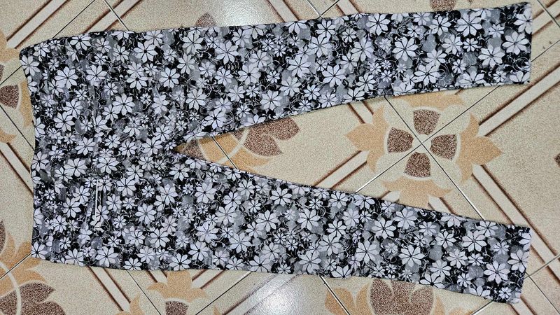 Floral Print Skinny Pants