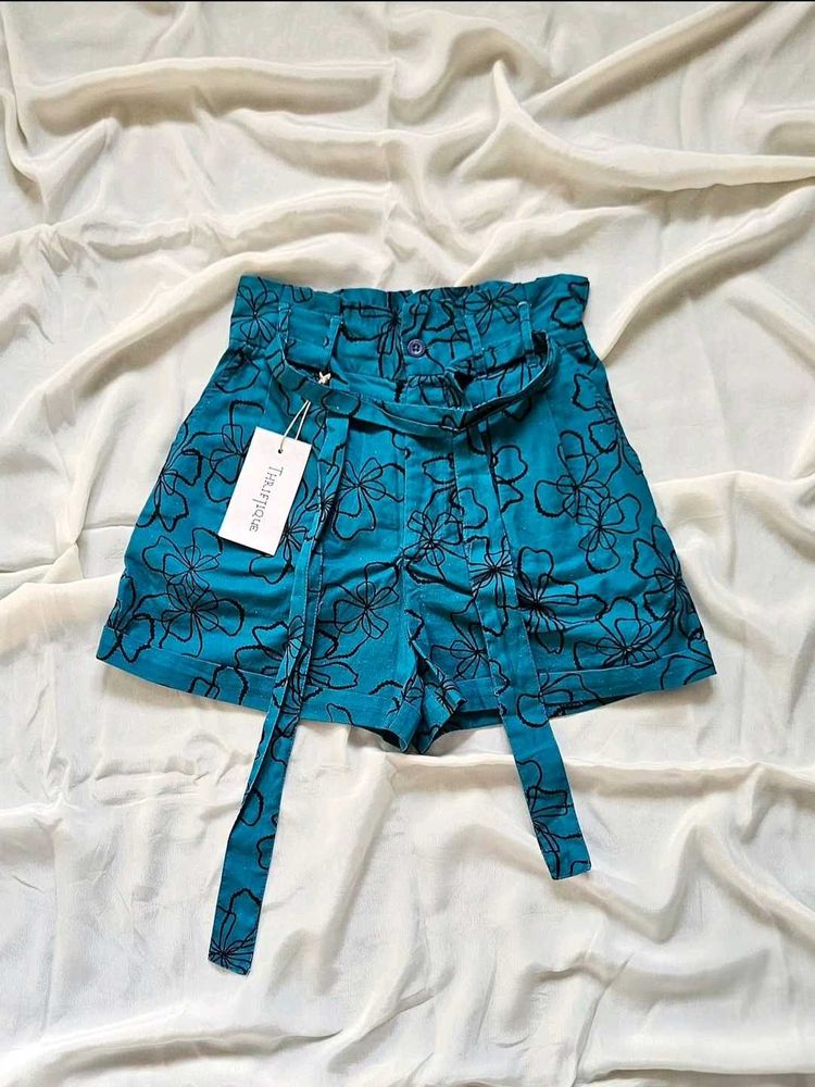 Floral Shorts (dressberry)