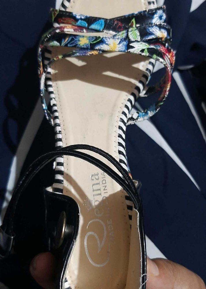 flower print heel